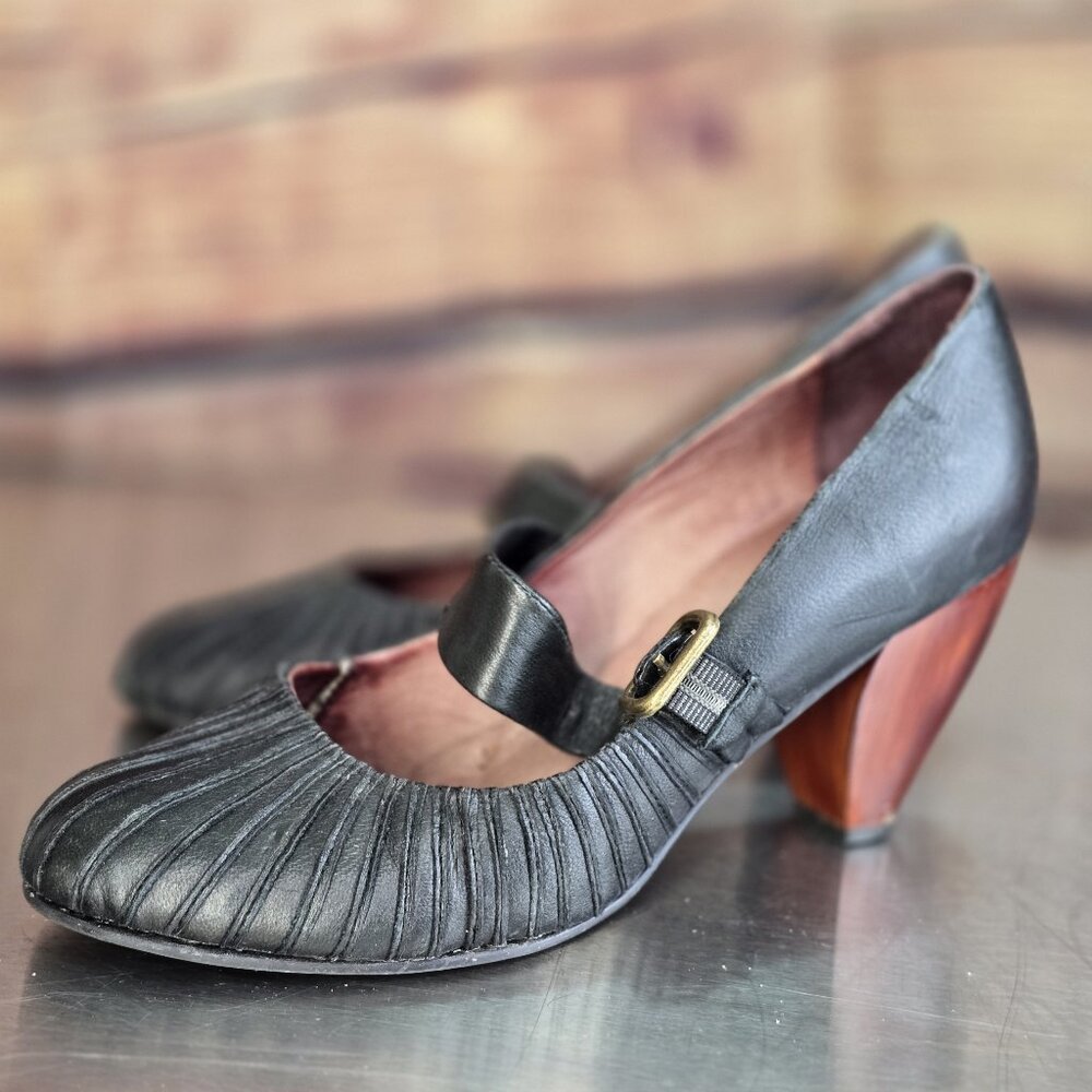 Miette Mary Jane Pump- size 10